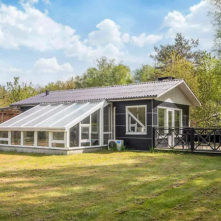 4 Person In Vakantiehuis Fårvang