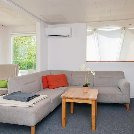 4 Person In Feriehus Fårvang